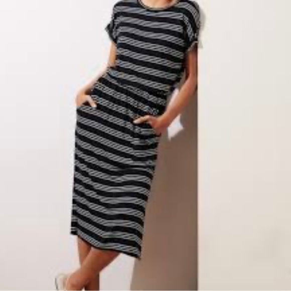 Banana Republic comfy, stretchy black & white casual midi dress - Picture 8 of 14